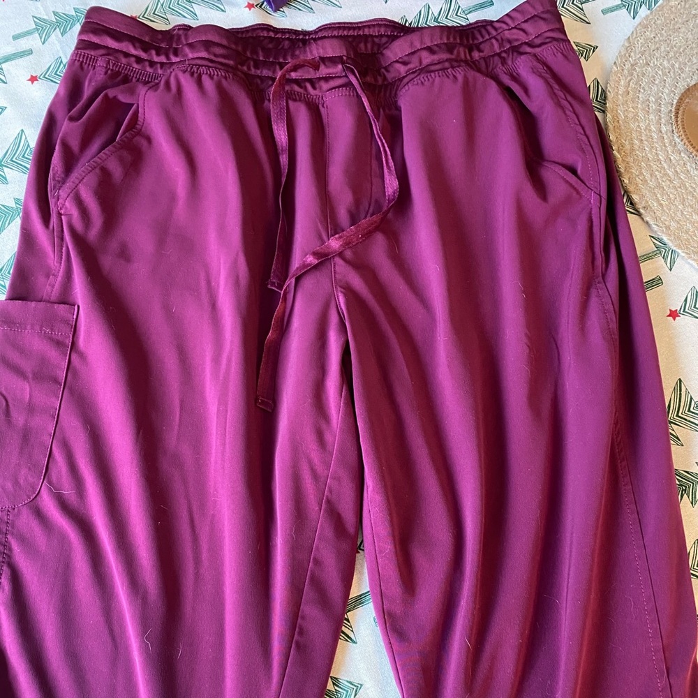 Lightly worn willow brook size XL scrubs maroon